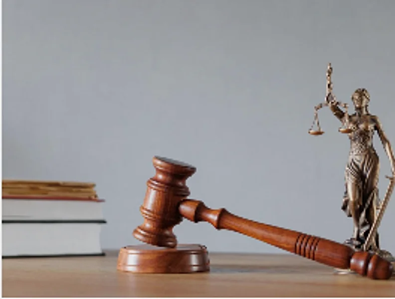 Site yönetiminde avukat desteği ve hukuki danışmanlık